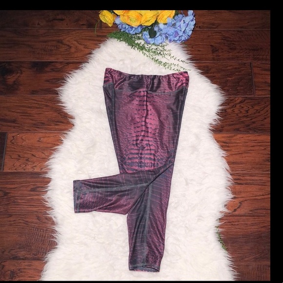 Evolution and Creation Women’s Active Capri M - Picture 10 of 10